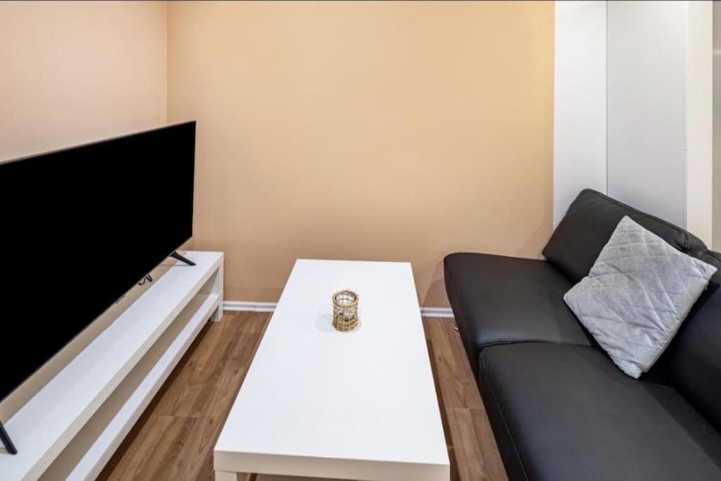 Cityloft Kassel 1 - Zentrale Unterkunft Fuer Gruppen Bis 7 Personen - Parkplatz - Netflix エクステリア 写真